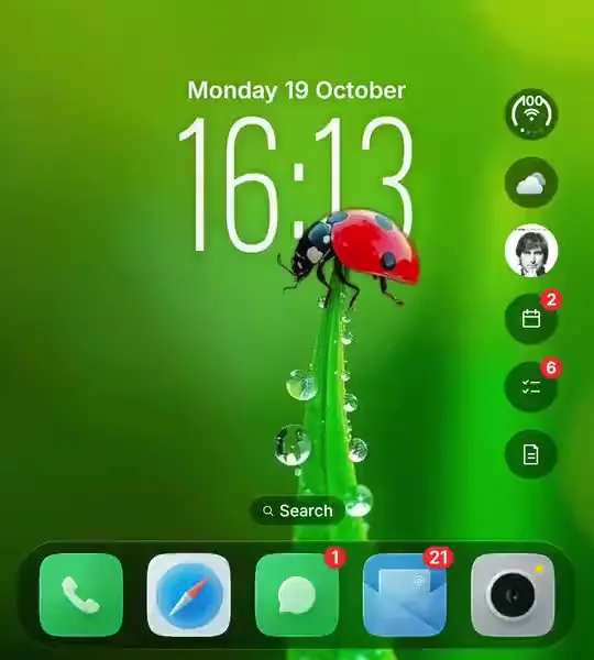 Glass OS Home Screen on the Zinwa Q25, the BlackBerry Classic rebuild